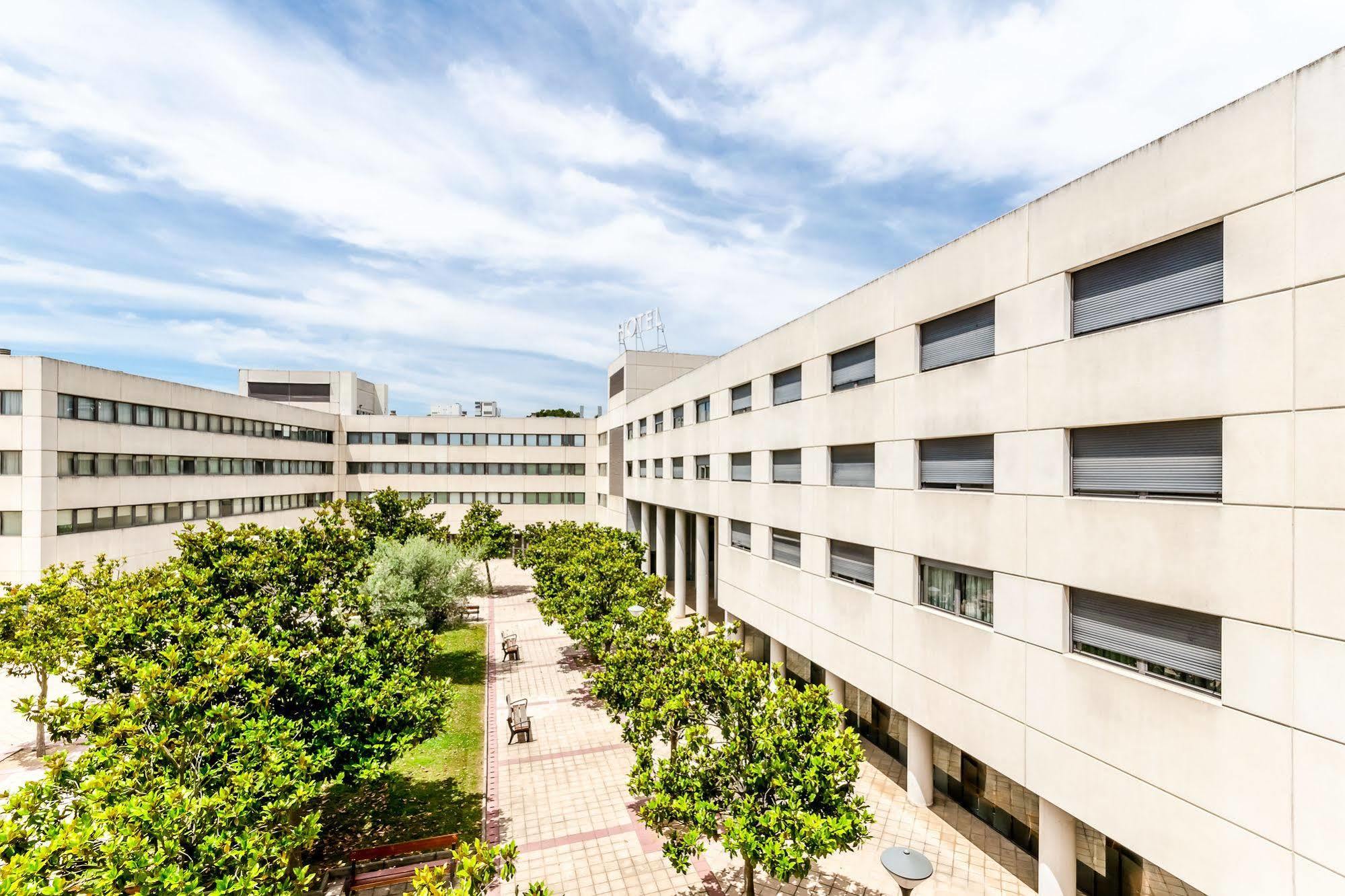 Exe Campus Cerdanyola del Vallès Exterior foto